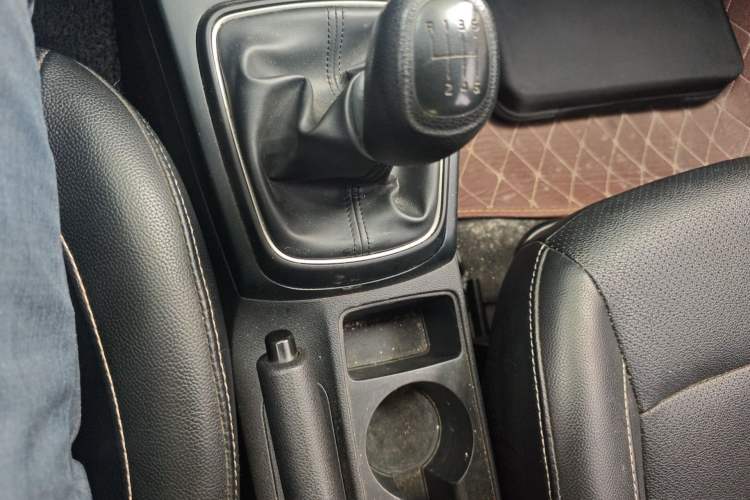 Used Kia K2 2017 Sedan 1.4L Manual Transmission GLS Gear Lever