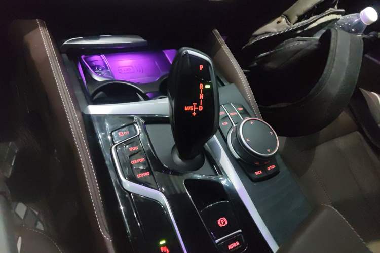 Used BMW 5 Series 2022 Second Facelift 530Li Leading Edition M Sport Package