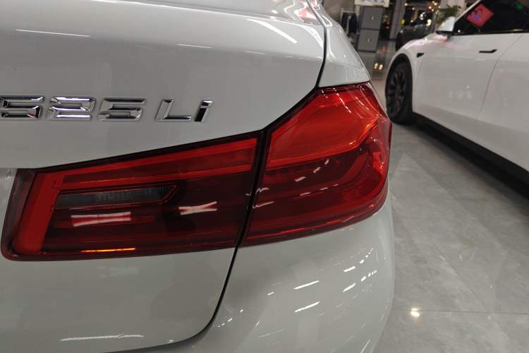 Used BMW 5 Series 2020 525Li Luxury Package Right Rear Taillight