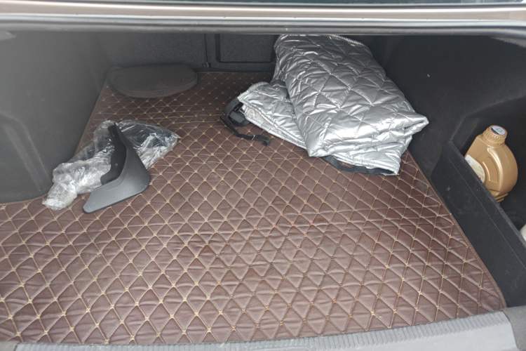 Used Volkswagen Magotan 2012 Facelift 1.8TSI Prestige Model Trunk