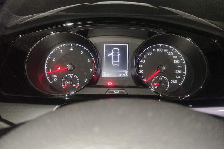 Used Volkswagen Lamando 2015 280TSI DSG Comfort Edition Instrument Cluster