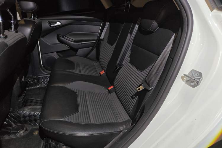 Used Ford Focus 2015 Hatchback EcoBoost 125 Automatic Supreme Style Edition
