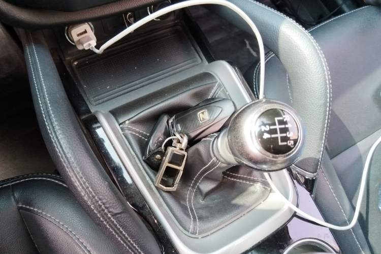 Used Zotye SR7 2016 1.5T Manual Cube Road Edition China V Standard
