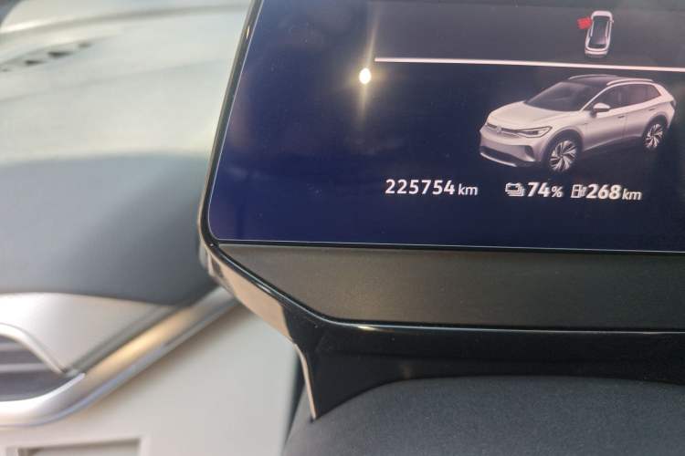 Used Volkswagen ID.4 CROZZ 2021 Long-Range PRO Two-Wheel Drive Version Odometer Close Up