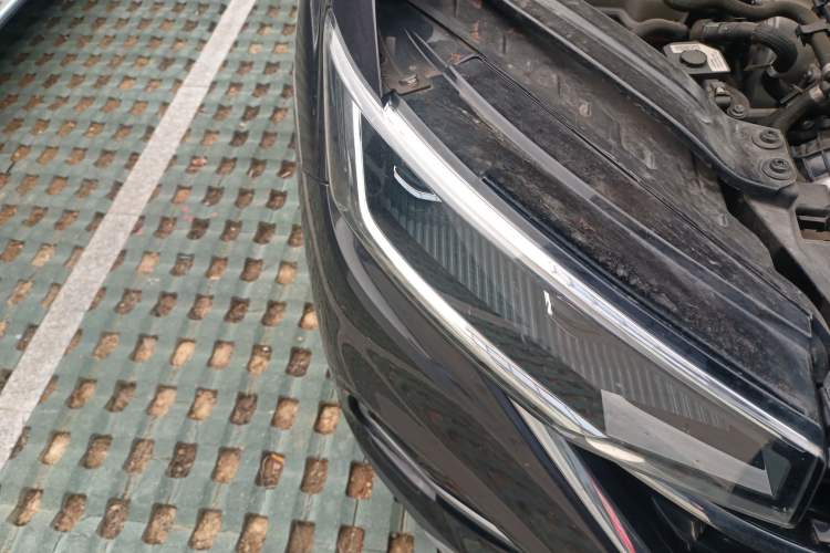 Used Volkswagen Tayron 2023 300TSI Two-Wheel-Drive Luxury Plus Advanced Edition
