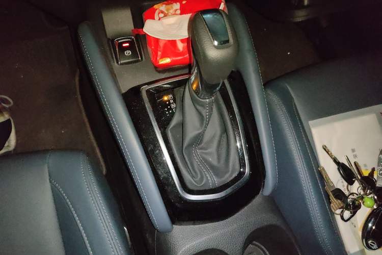 Used Nissan Qashqai 2025 Facelifted Honor 2.0L CVT XV Genuine Edition Gear Lever