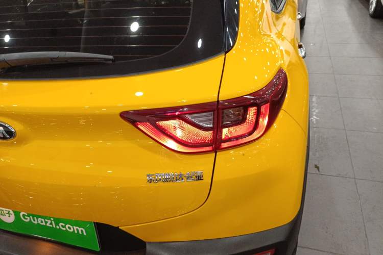 Used Kia kx1 Stonic 2019 1.4L Automatic Fun Edition China VI Exterior 3