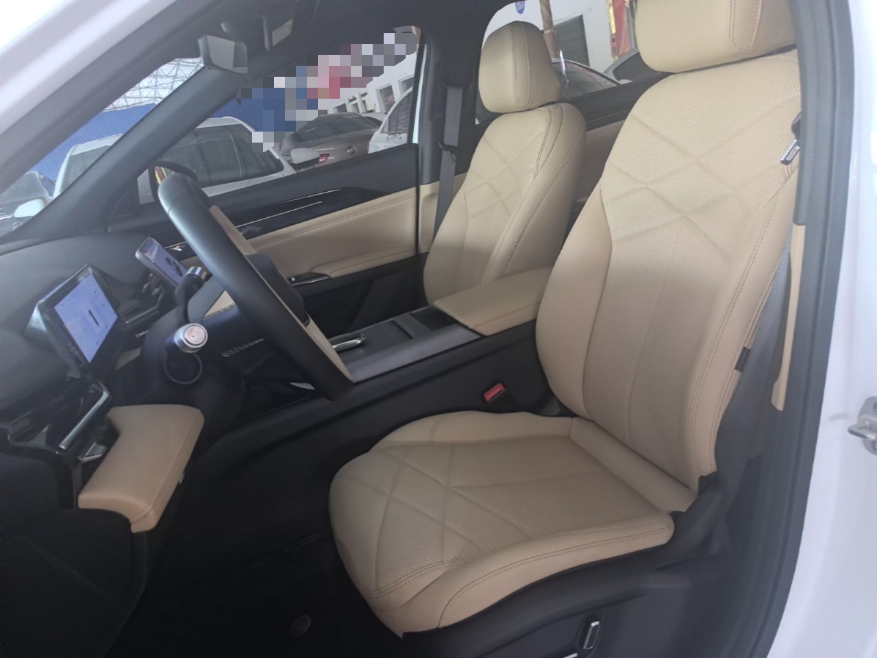 Geely Galaxy L6 2024 125km PLUS Dragon Edition — снимка 17