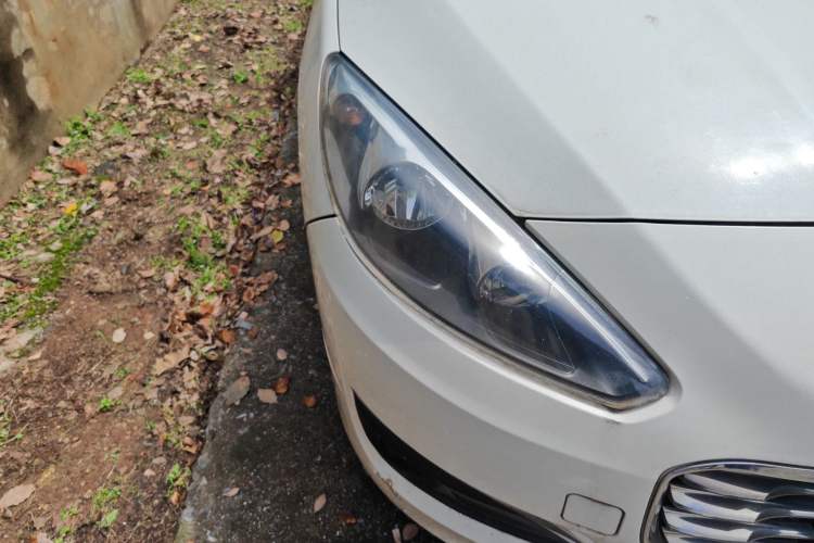 Used Peugeot 308 2012 1.6L Automatic YouShang Model Right Front Headlight