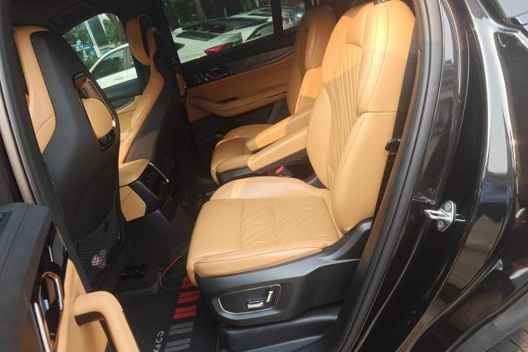 Used Lynk & Co 09 EM-P 2021 2.0T PHEV Halo Six-Seater
