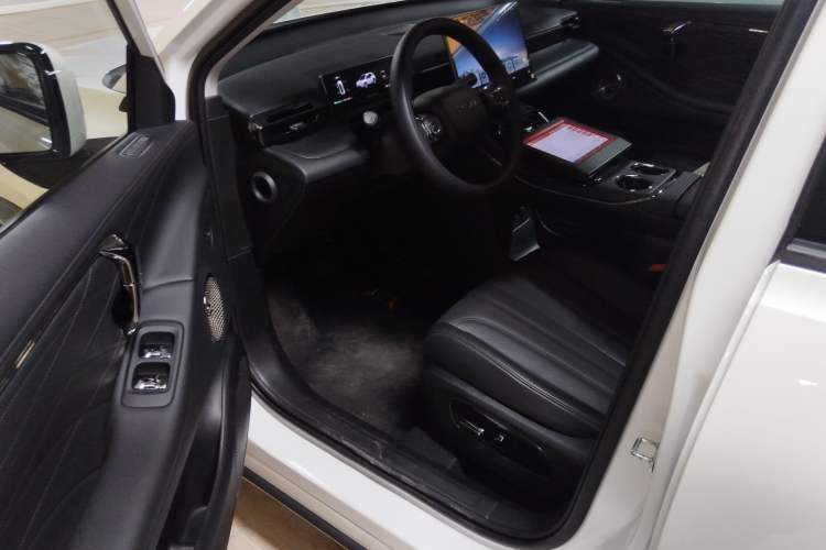 Used AION V 2024 Aion Tyrannosaurus 650 LiDAR Edition
