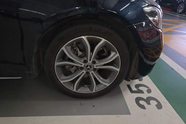 Used Mercedes-Benz E-Class 2022 E 300 L Sport Luxury Edition Right Front Wheel Hub
