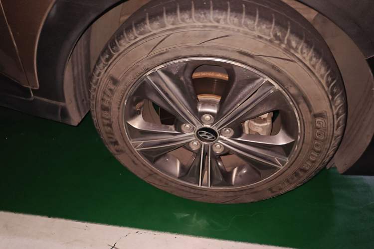 Used Hyundai ix25 2015 2.0L Automatic 4x4 Deluxe DLX