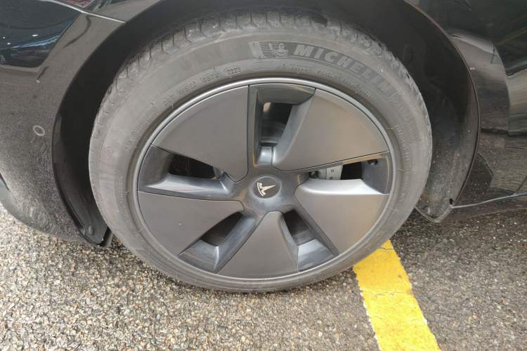 Used Tesla Model 3 2022 Rear-Wheel-Drive Version Left Front Wheel Hub