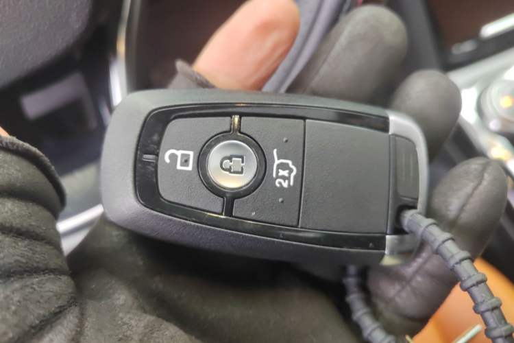 Used Ford Escape 2020 EcoBoost 245 Four-Wheel Drive Luxury Edition
