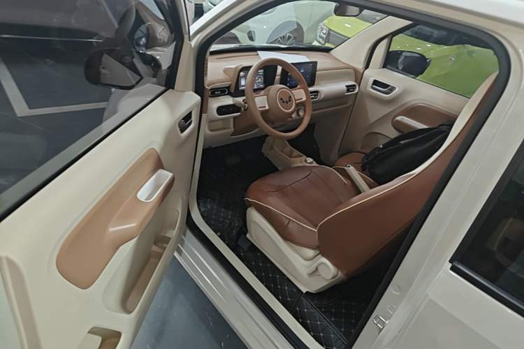 Used Wuling Hongguang MINIEV 2024 3rd Generation 215km Advanced Version