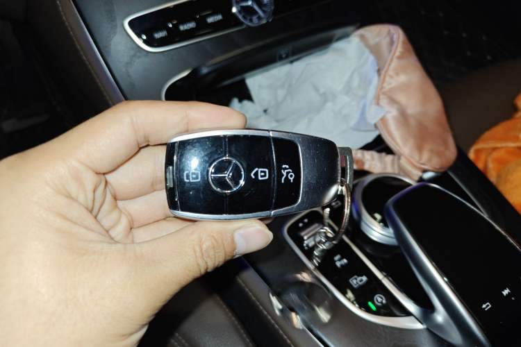 Used Mercedes-Benz E-Class 2018 Restyled E 300 L Sporty and Stylish Edition Vehicle Key