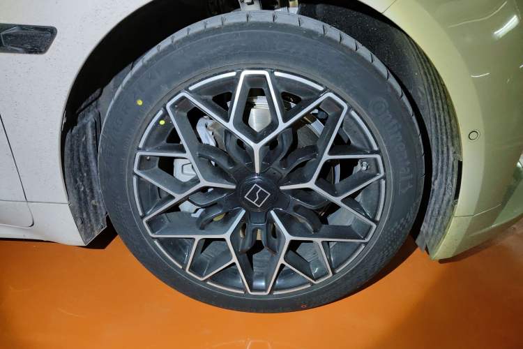 Used Zeekr 001 2026 95° All-Wheel-Drive Max Edition
