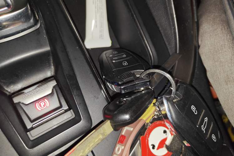 Used Peugeot 5008 2017 380THP 7-Seater Elite Edition
