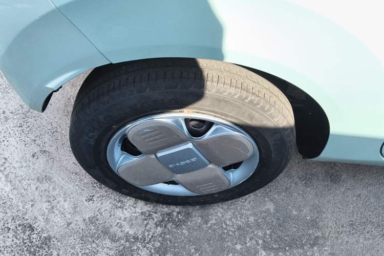 Used Geely Galaxy Panda 2023 Panda Mini 200km Endurance Bear Right Rear Wheel Hub