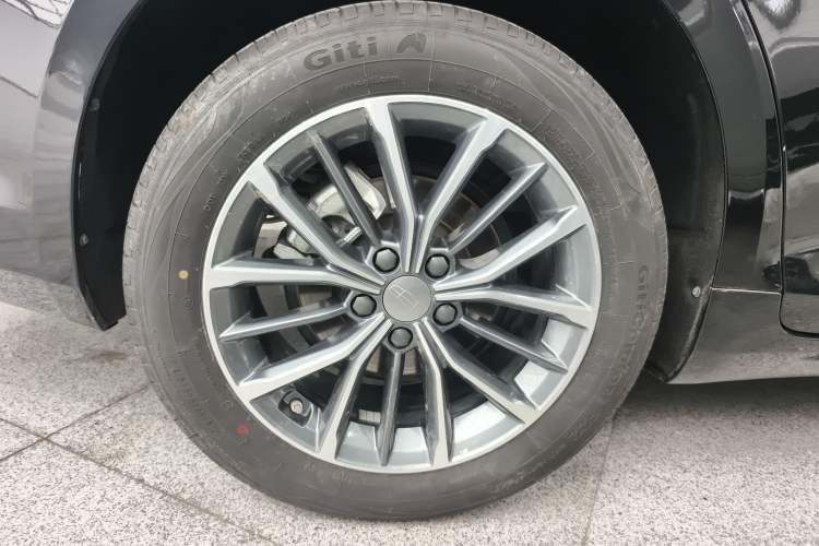 Used Geely Auto Preface 2025 Dongfang Yao 1.5TD Fuyao Edition Right Rear Wheel Hub