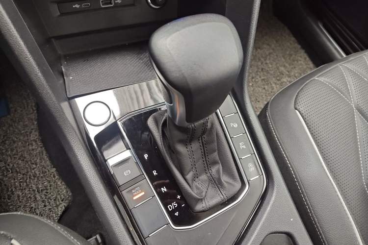 Used Volkswagen Tiguan L 2022 330TSI Automatic Two-Wheel Drive R-Line Enhanced Edition
