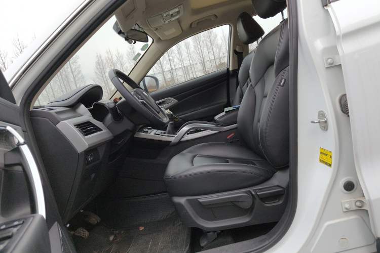 Used Geely Auto Emgrand X7 Sport 2016 2.0L Manual ZhiShang Version
