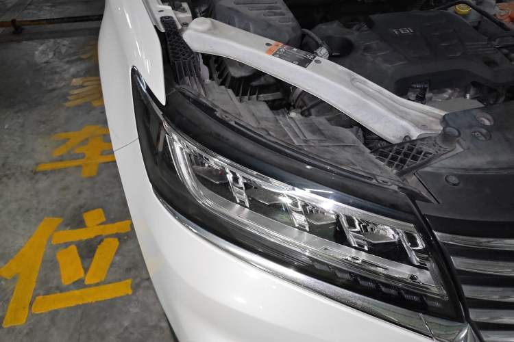 Used Roewe RX5 New Energy 2017 eRX5 50T Hybrid Connected Prestige Flagship Edition
