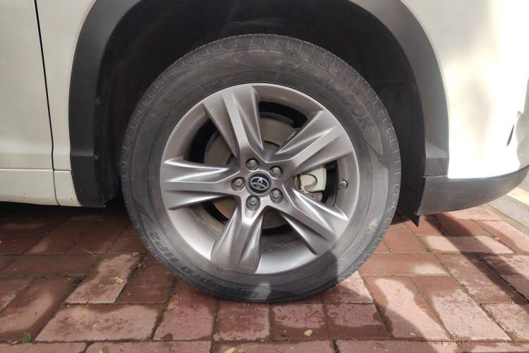 Used Toyota Highlander 2018 2.0T Four-Wheel Drive Prestige Version 7 Seats China VI Standard
