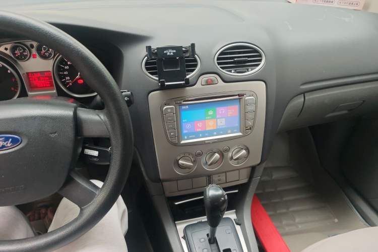 Used Ford Focus 2013 Hatchback Classic 1.8L Automatic Base Model
