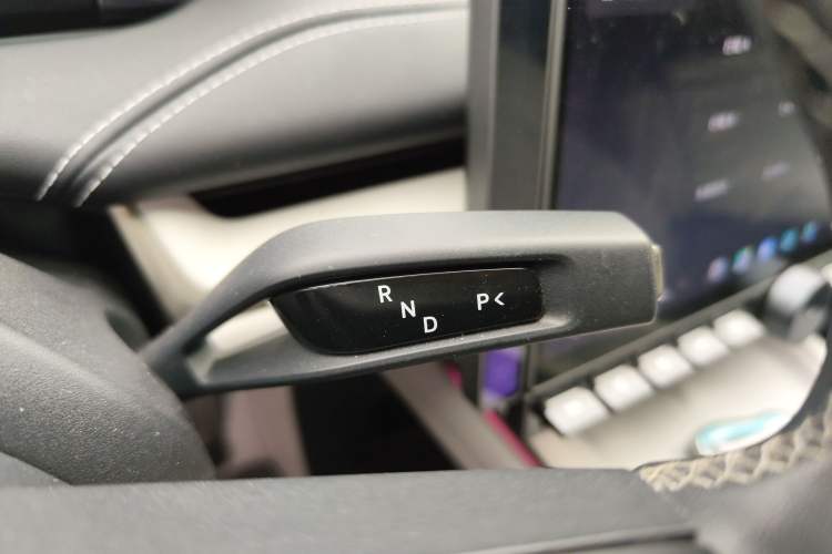 Used Xiaomi Auto SU7 2024 Four-Wheel Drive Ultra-Long Range Advanced Intelligent Driving Max Edition
