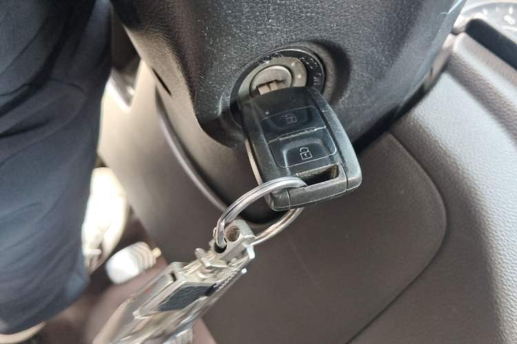 Used Wuling Hongguang V 2019 1.5L Jingqu Version China VI LAR