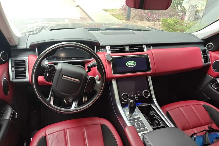 Used Land Rover Range Sport 2020 3.0 L6 HSE DYNAMIC
