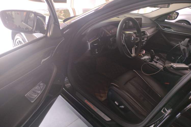 Used BMW 5 Series 2019 Facelifted 530Li Luxury Edition Premium Package
