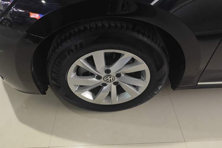 Used Volkswagen Passat 2019 280TSI Business Edition China VI Left Front Wheel Hub