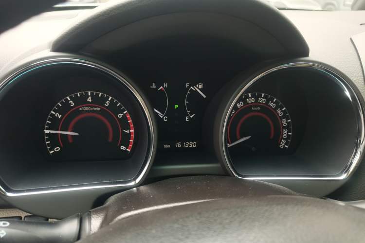 Used Toyota Highlander 2012 2.7L Two-Wheel Drive 7-Seater Luxury Edition
