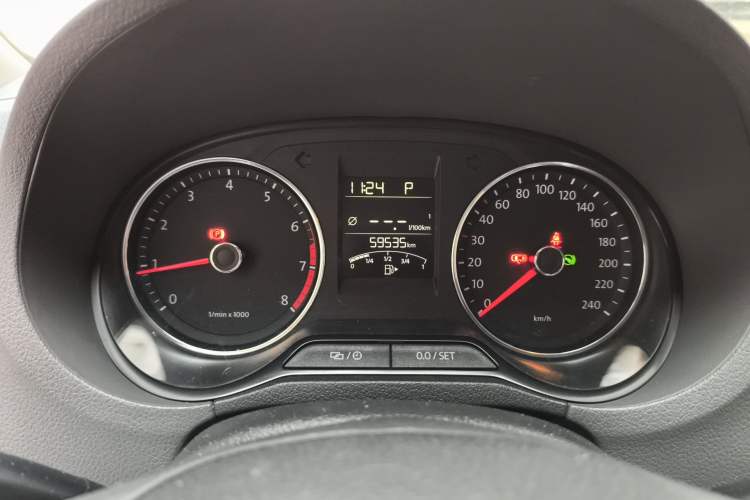 Used Volkswagen Polo 2014 1.6L Automatic Comfort Edition
