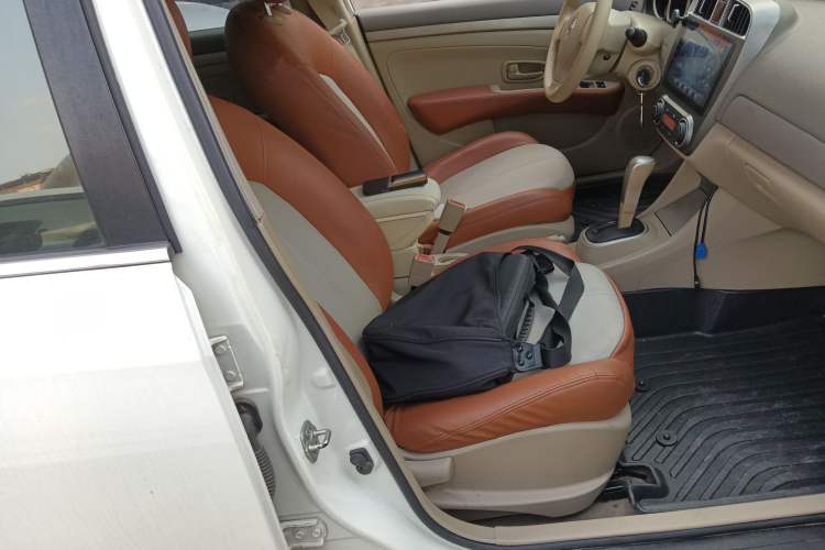 Used Nissan Sylphy 2016 Classic 1.6XE Automatic Leading Edition Right Front Seat