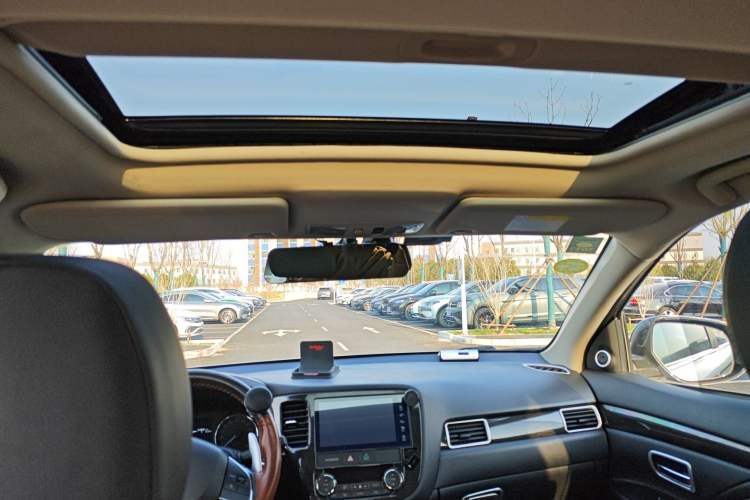 Used Mitsubishi Outlander 2018 2.4L 4x4 Elite Edition 5 Seats