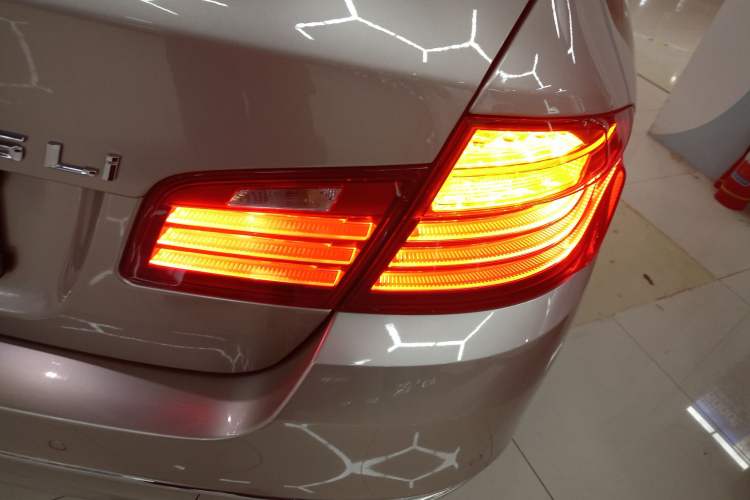 Used BMW 5 Series 2014 525Li Luxury Design Package Exterior 3