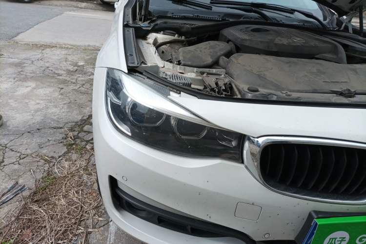 Used BMW 3 Series GT 2018 320i Sport Edition Right Front Headlight