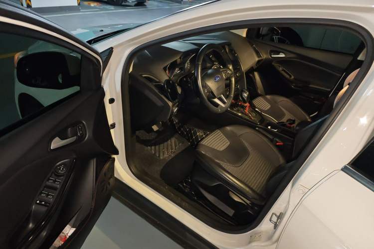 Used Ford Focus 2015 Sedan EcoBoost 180 Automatic Elite Model
