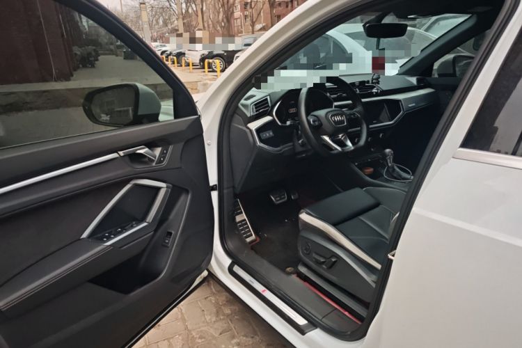 Used Audi Q3 2024 40 TFSI Fashion Dynamic Model