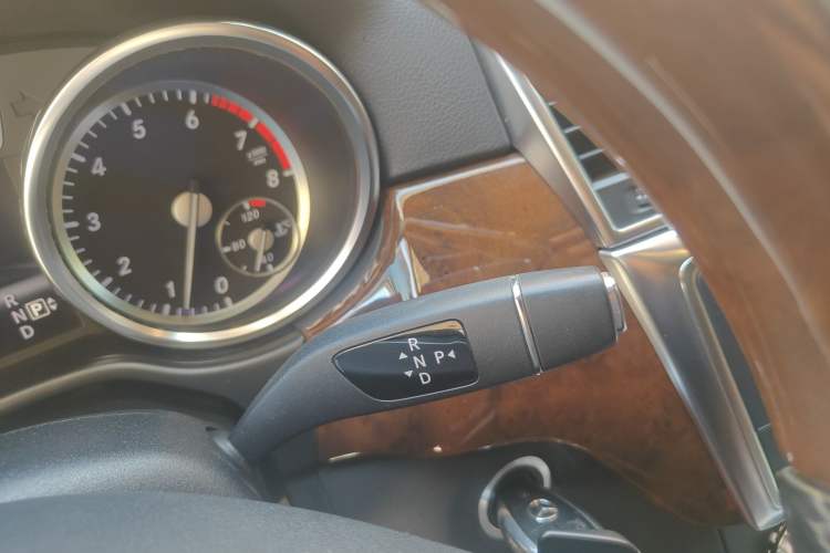 Used Mercedes-Benz M-Class 2012 ML 350 Luxury Edition Gear Lever