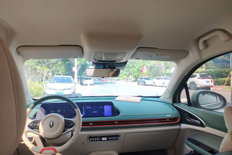 Used ORA Good Cat 2023 401 km Standard Range Luxury Version Lithium Iron Phosphate Headliner