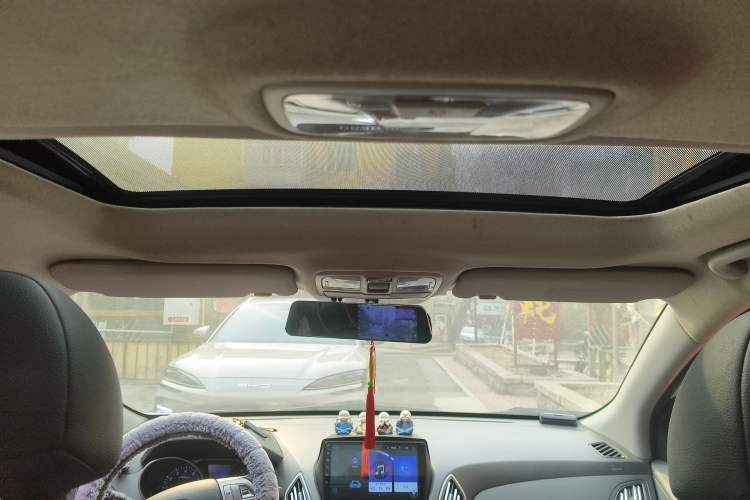 Used Hyundai ix35 2015 2.0L Automatic 2WD Smart Type China IV