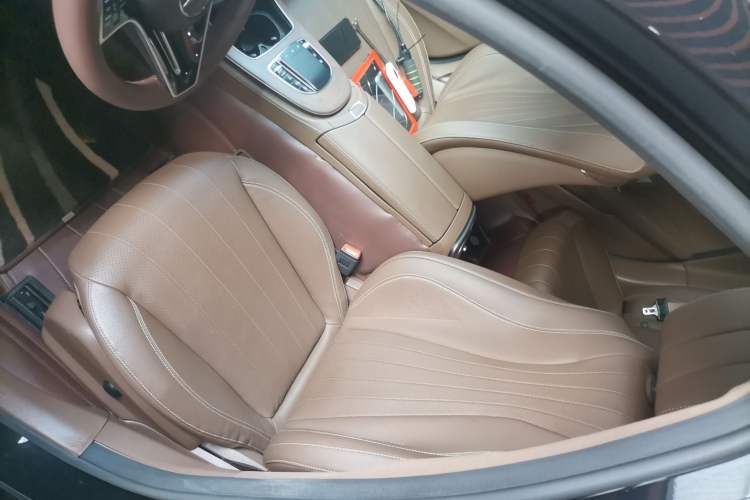 Used Mercedes-Benz E-Class 2023 Updated E 300 L Luxury Edition Left Front Seat