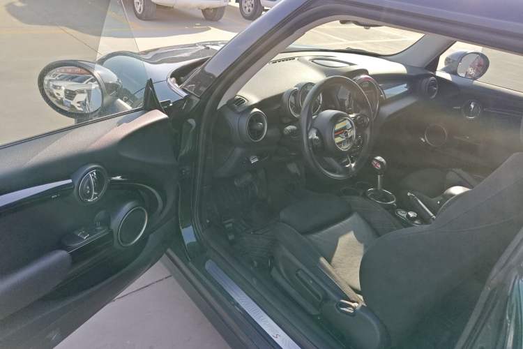 Used MINI 2014 2.0T COOPER S Fun Driver Seat