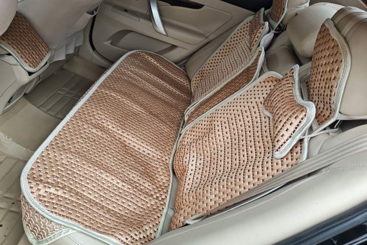 Used CHANGAN Raeton 2014 1.8T Automatic Elite Anniversary Edition China V Standard Left Rear Seat