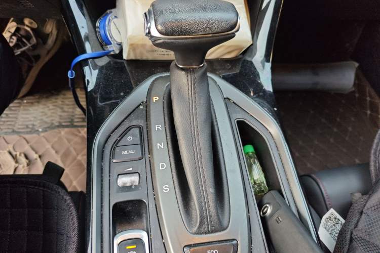 Used GAC Trumpchi GS4 2020 270T Automatic Elite Tech Edition Gear Lever